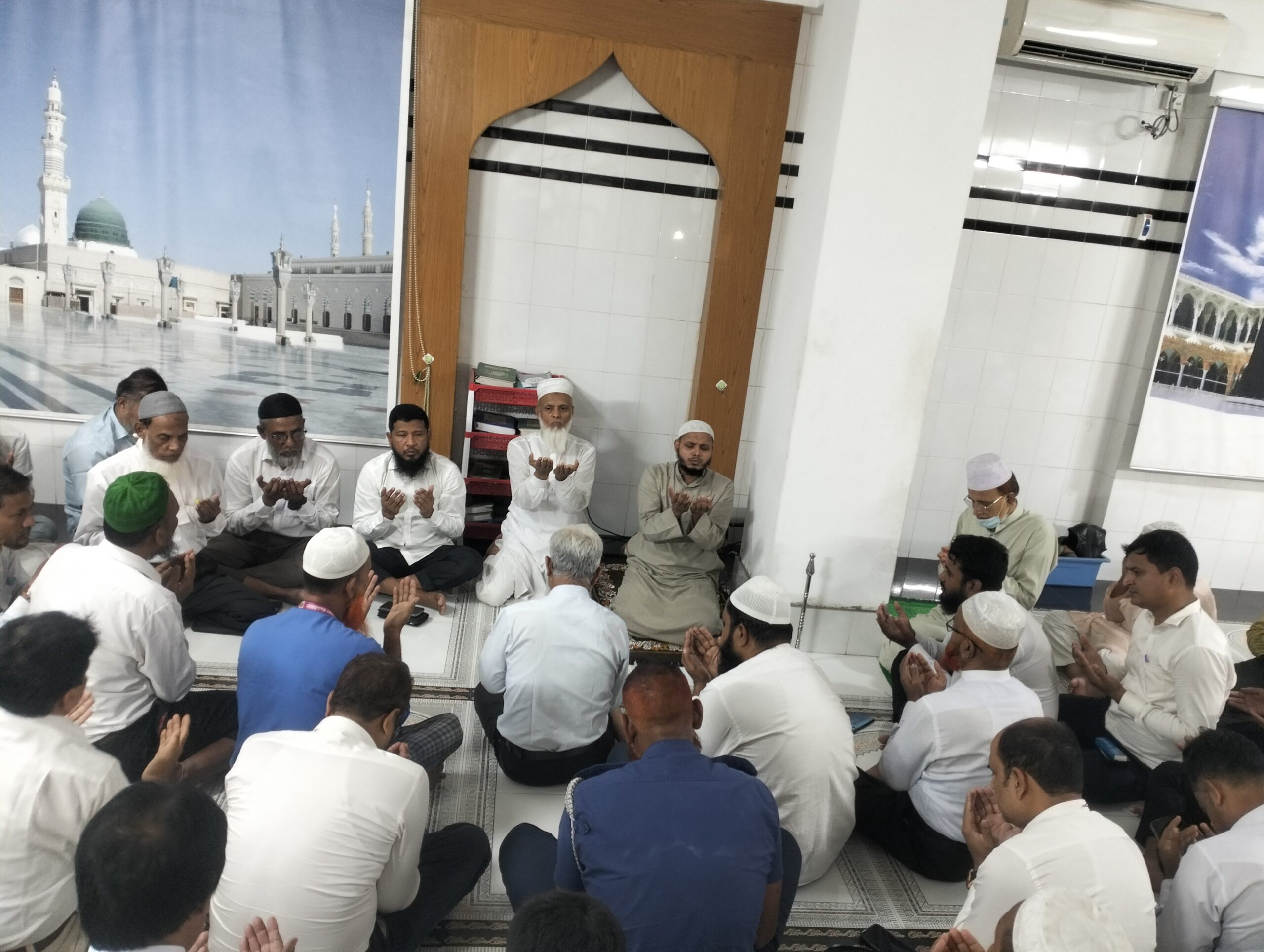 খালেদা জিয়ার রোগমুক্তি ও সুস্থতা কামনায় বারী ভূঁইয়ার দোয়া মাহফিল