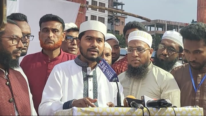 সরকারি দল আর বিরোধী দল আমরা এক পক্ষের লোক: নুরুল হক নুর